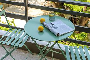 Momo Suites Acropolis by Aura Homes