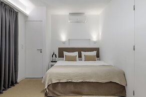 Momo Suites Acropolis by Aura Homes