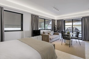 Momo Suites Acropolis by Aura Homes