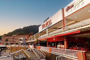 Mares Suites by Angra Beach