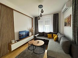 I&I 3 Bedrooms Apartment I