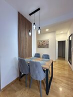 I&I 3 Bedrooms Apartment I
