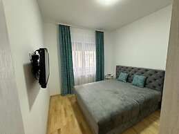 I&I 3 Bedrooms Apartment I