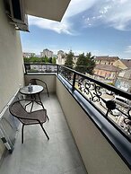 I&I 3 Bedrooms Apartment I