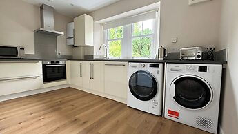 19 Snowdon Apartment