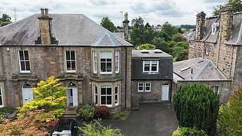 19 Snowdon Apartment