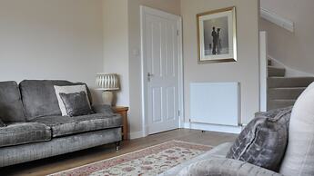 19 Snowdon Apartment