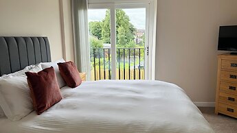 19 Snowdon Apartment