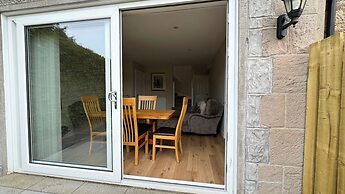 19 Snowdon Apartment