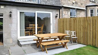 19 Snowdon Apartment