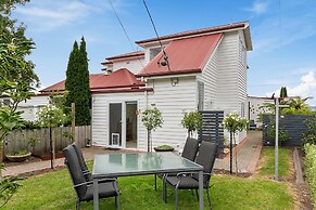 Beach Haven - Gorgeous 2 Bedroom House