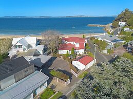 Beach Haven - Gorgeous 2 Bedroom House