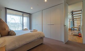 Escarpment House by H2 Life