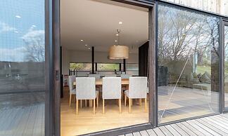 Escarpment House by H2 Life