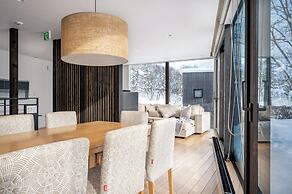 Escarpment House by H2 Life