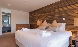 Escarpment House by H2 Life