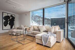 Escarpment House by H2 Life