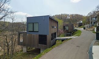 Escarpment House by H2 Life