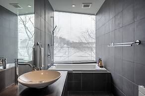 Escarpment House by H2 Life