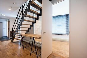 Escarpment House by H2 Life