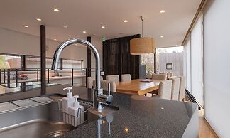 Escarpment House by H2 Life