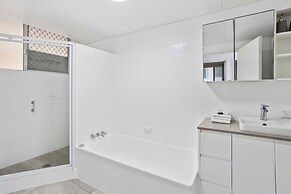 Iconic Burleigh Beachfront Apartment