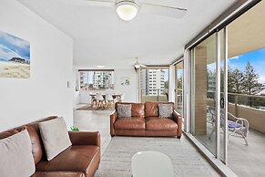 Iconic Burleigh Beachfront Apartment