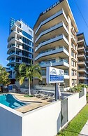 Iconic Burleigh Beachfront Apartment