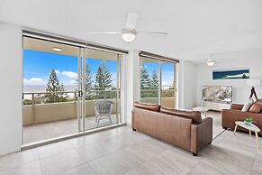 Iconic Burleigh Beachfront Apartment
