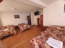 Hostal Aziri Puno