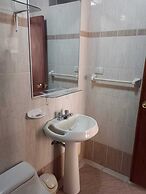 Hostal Aziri Puno