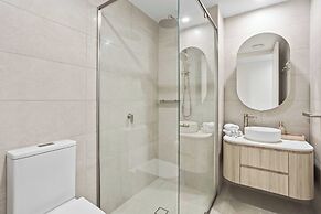 Luxury Ocean View Burleigh Apartment