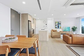 Luxury Ocean View Burleigh Apartment