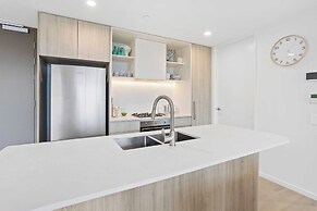 Luxury Ocean View Burleigh Apartment