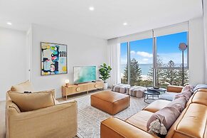 Luxury Ocean View Burleigh Apartment