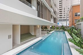 Luxury Ocean View Burleigh Apartment