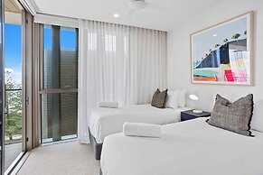 Luxury Ocean View Burleigh Apartment
