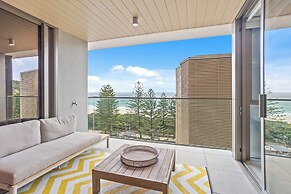 Luxury Ocean View Burleigh Apartment