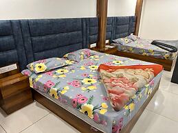 Goroomgo Divya Garhwal