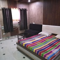 Goroomgo Divya Garhwal