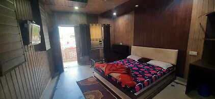 Goroomgo Divya Garhwal