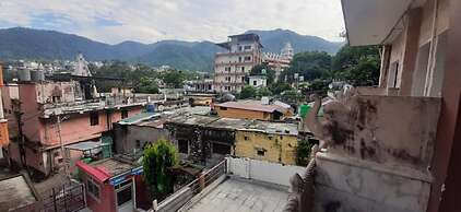 Goroomgo Divya Garhwal