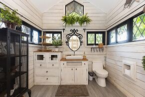 Quinta Pavo Real Complex by Acomodo