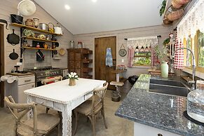 Quinta Pavo Real Complex by Acomodo