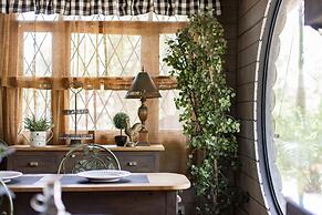 Quinta Pavo Real Complex by Acomodo