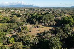 Quinta Pavo Real Complex by Acomodo