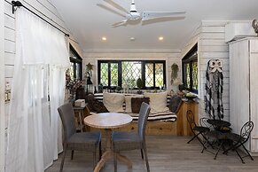 Quinta Pavo Real Complex by Acomodo