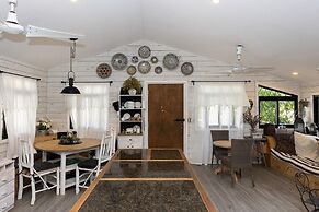 Quinta Pavo Real Complex by Acomodo