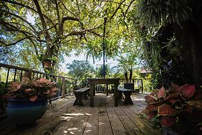 Quinta Pavo Real Complex by Acomodo