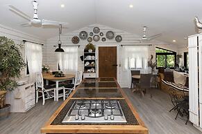 Quinta Pavo Real Complex by Acomodo